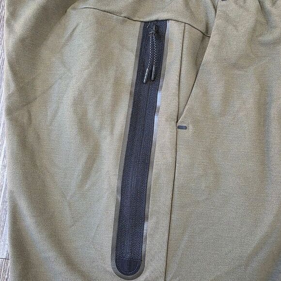 Nike Tech Fleece Shorts Olive Green Men's XL Lightweight Knit Side Zip Pocket LE - Picture 9 of 12